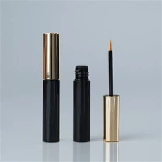 bottiglia di eyeliner vuota con pennello